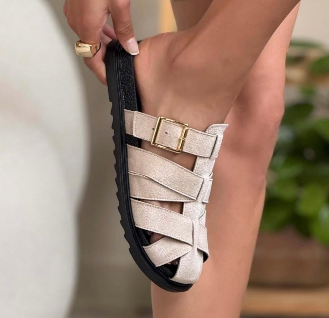 ZUECO ANASTACIA BEIGE- ENVÍO GRATIS