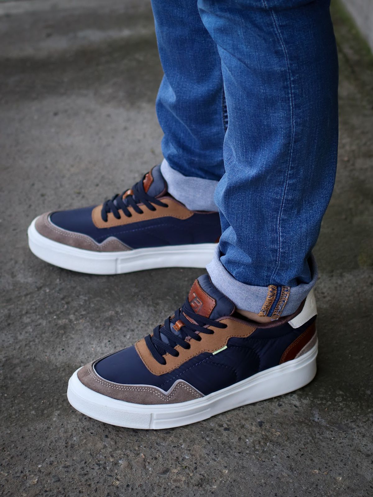 Últimas pares -TENIS HOMBRE CUERO VANCOUVER AZUL