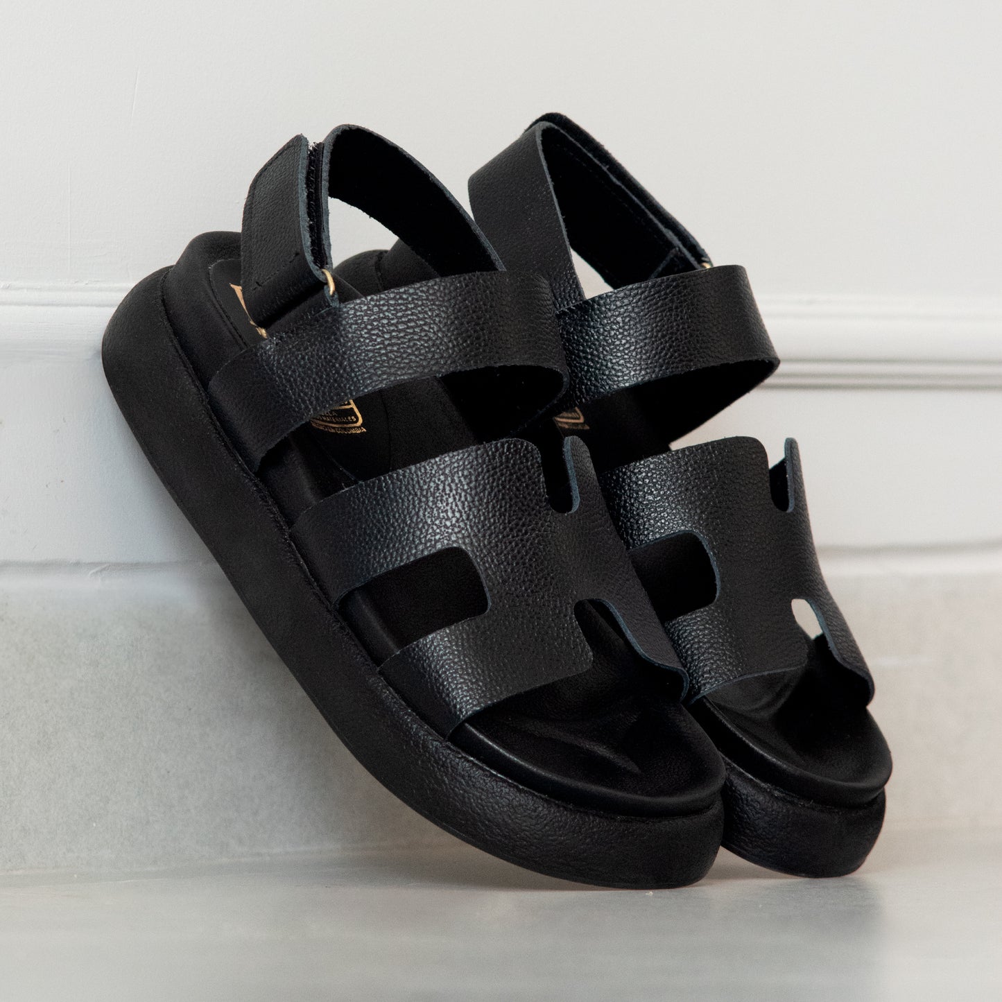 SIDNEY NEGRA 100% CUERO