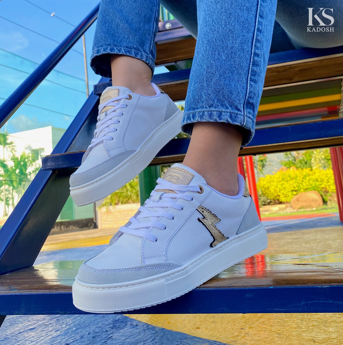 TENIS MUJER SKY CUERO DORADO