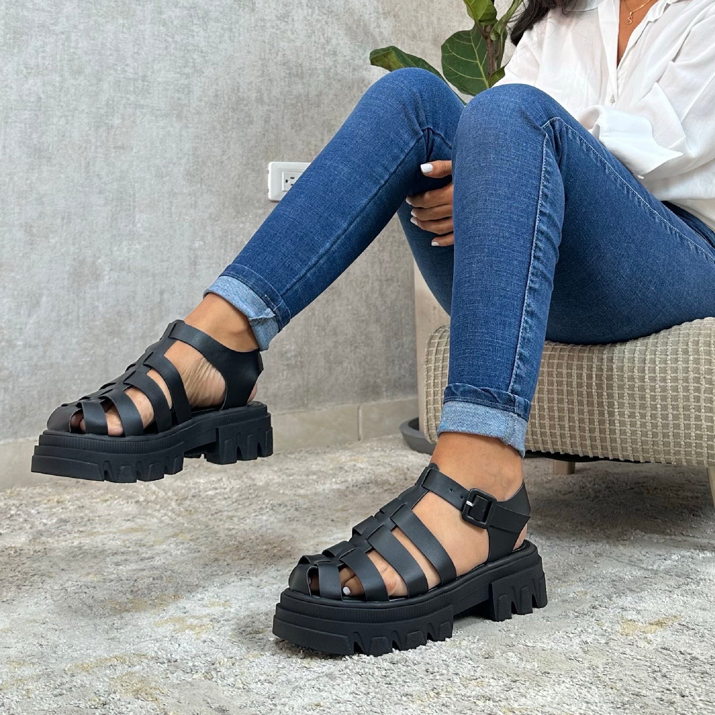 PLATAFORMA MACARENA NEGRA