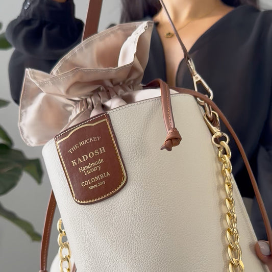 BOLSO BUCKET OSADIA CREMA 100% CUERO