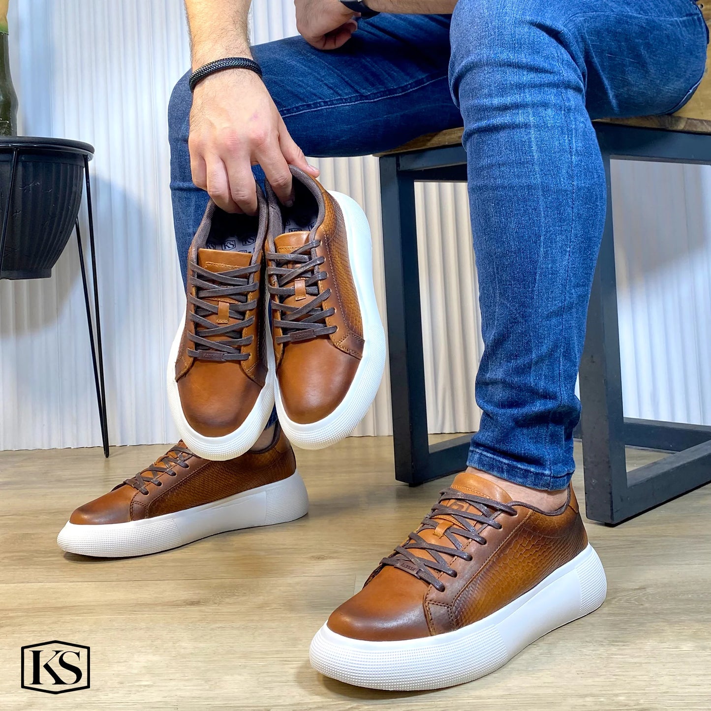 TENIS HOMBRE CUERO CABERNET MIEL
