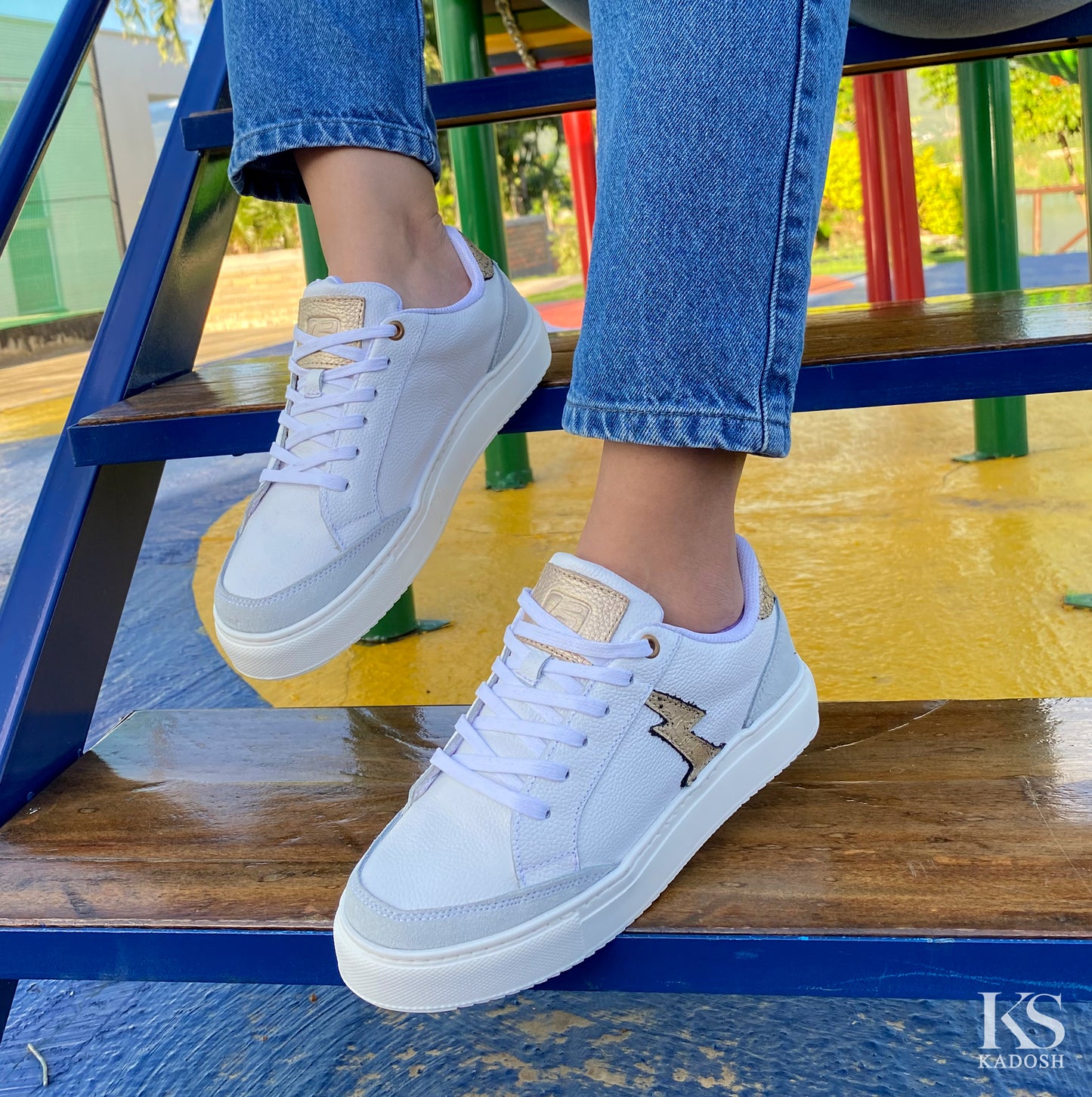 Últimas tallas - TENIS MUJER SKY CUERO DORADO