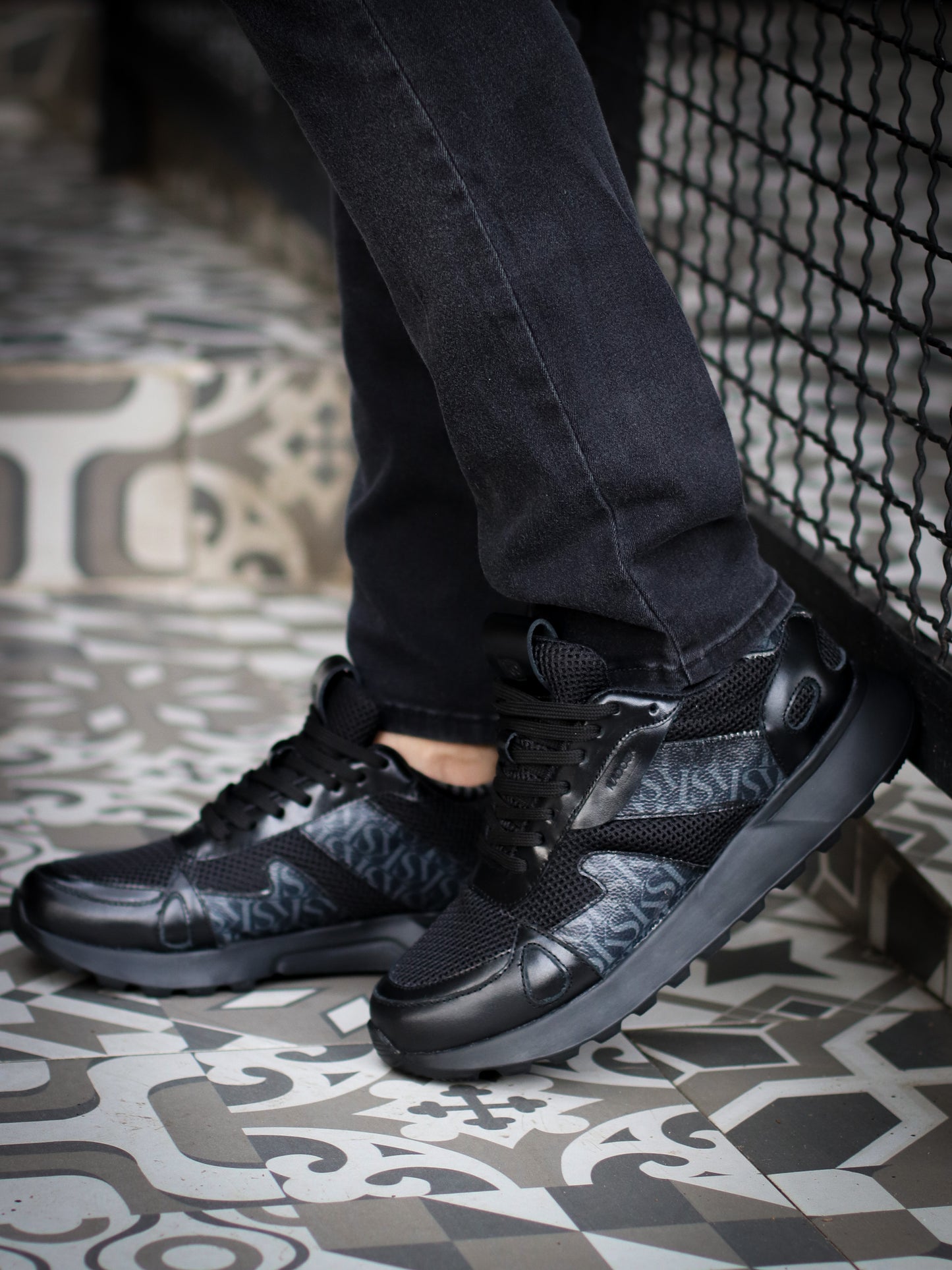Últimas tallas - TENIS HOMBRE CUERO MISURI NEGRO