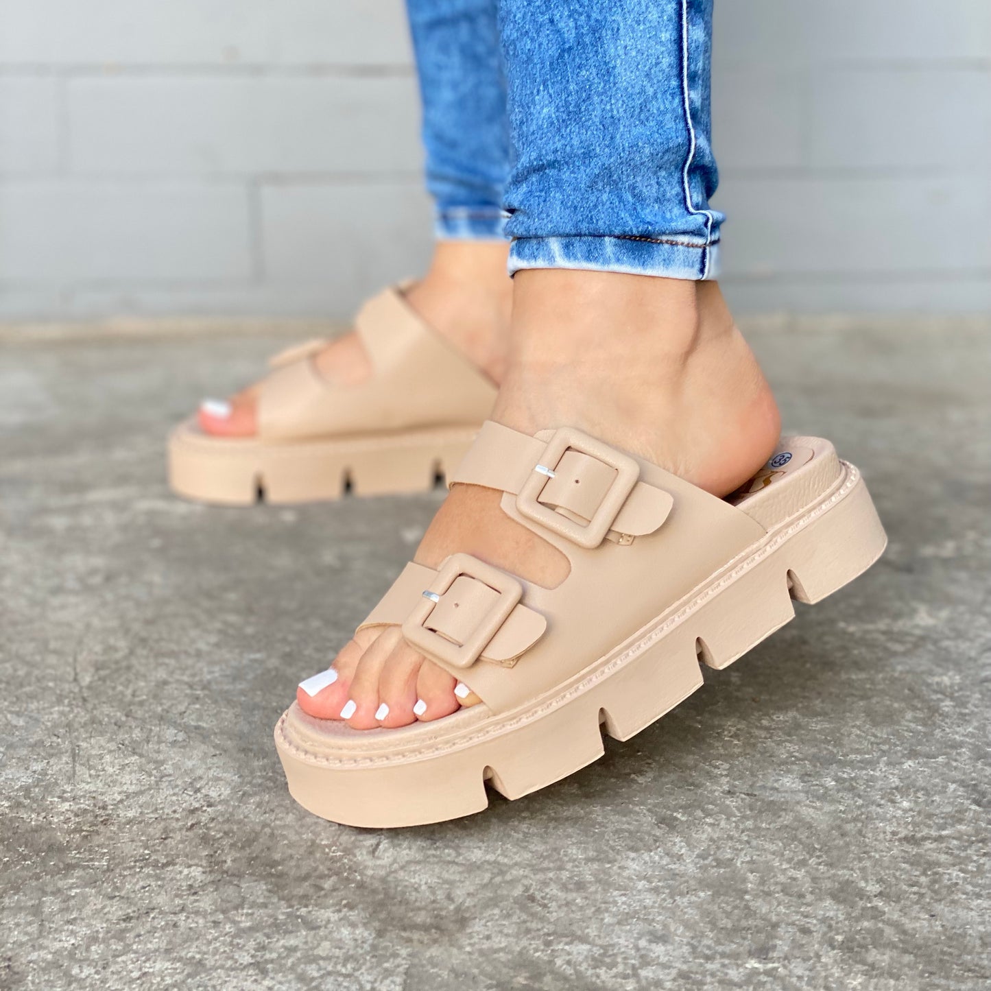 Últimas tallas - PLATAFORMA CONNIE BEIGE