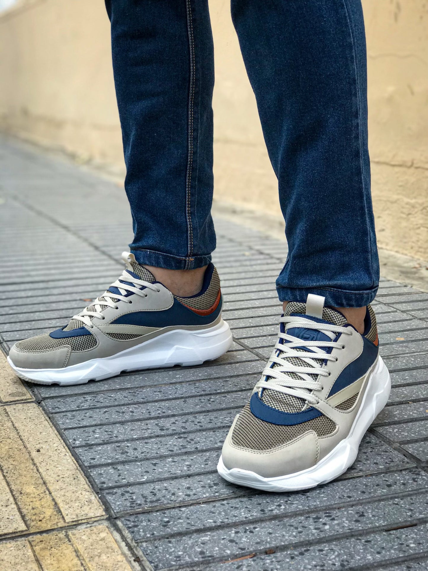 Últimas tallas-TENIS HOMBRE K38 AZUL x BEIGE