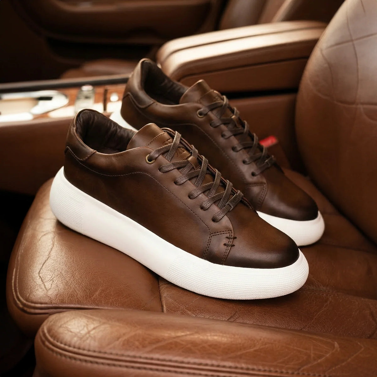 TENIS HOMBRE CUERO KONG CAFÉ