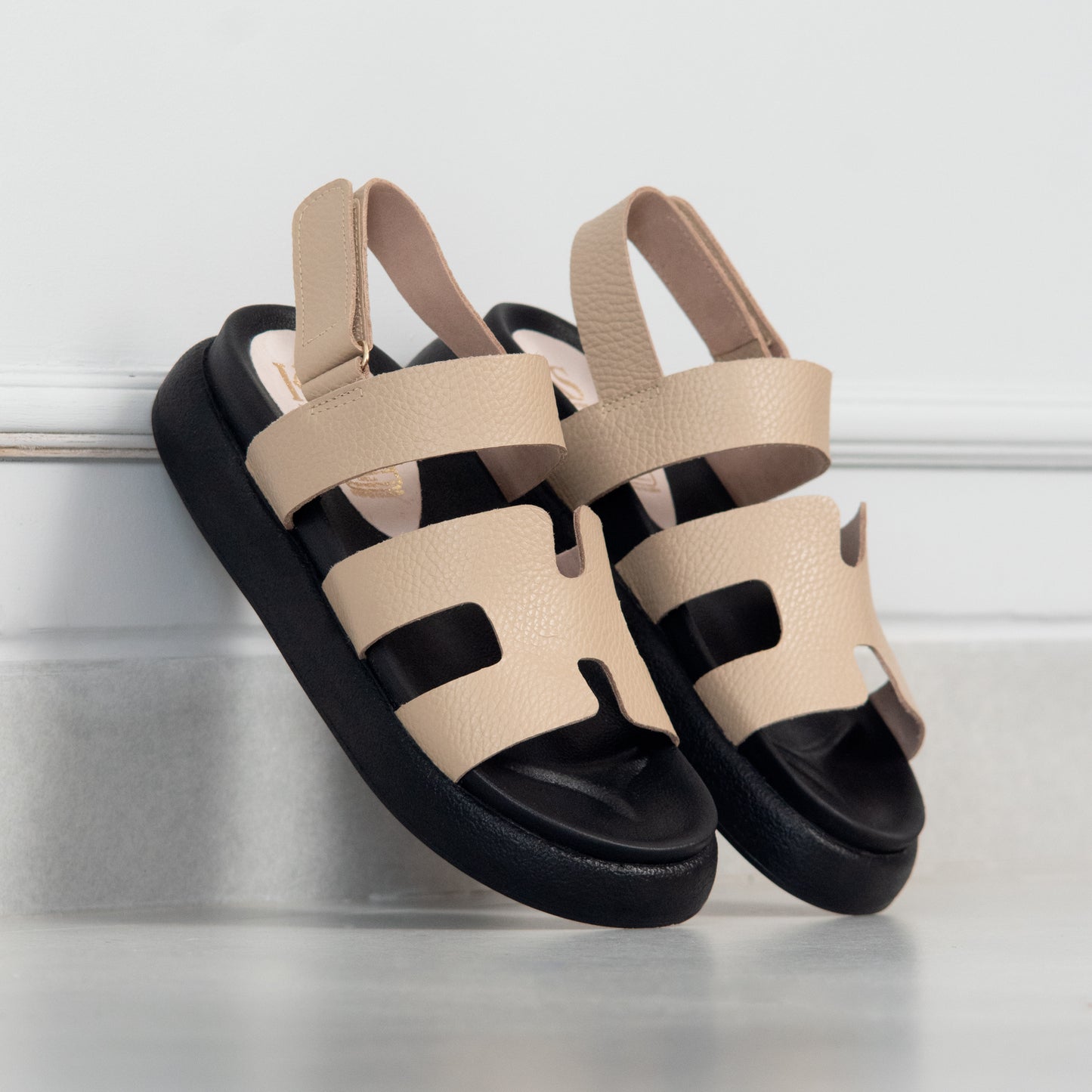 SIDNEY BEIGE 100% CUERO