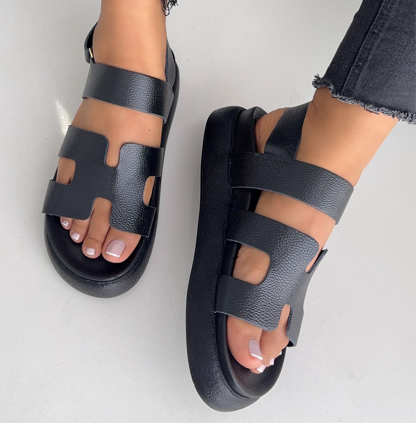 SIDNEY NEGRA 100% CUERO