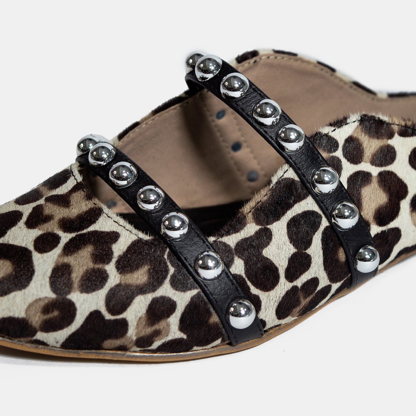 Últimas tallas - ZUECOS AURELIA ANIMAL PRINT 100% CUERO