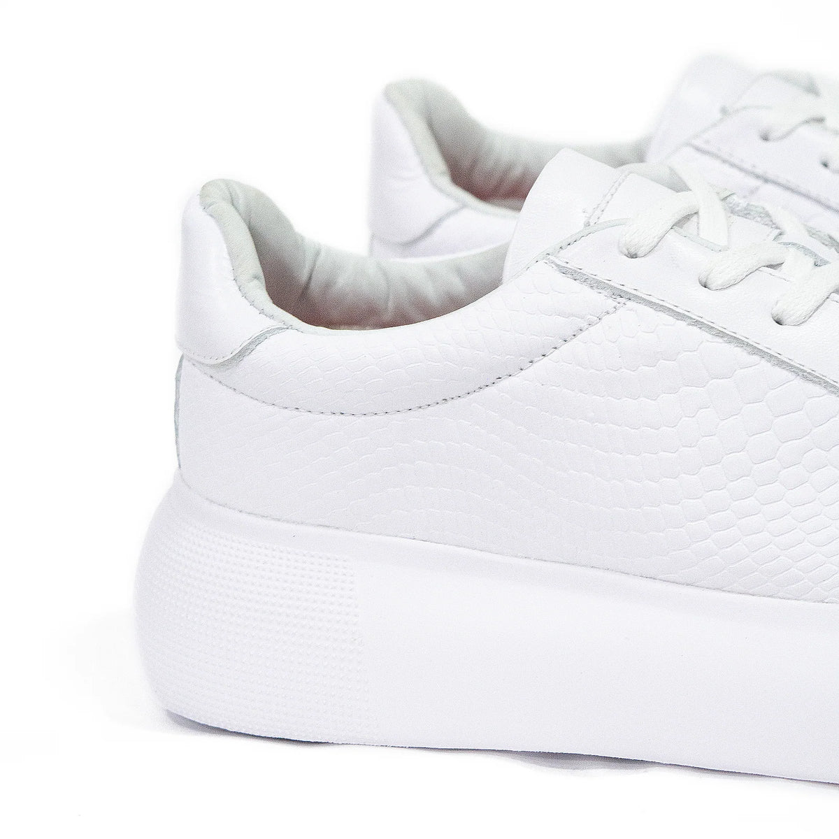 TENIS HOMBRE CUERO CABERNET BLANCO