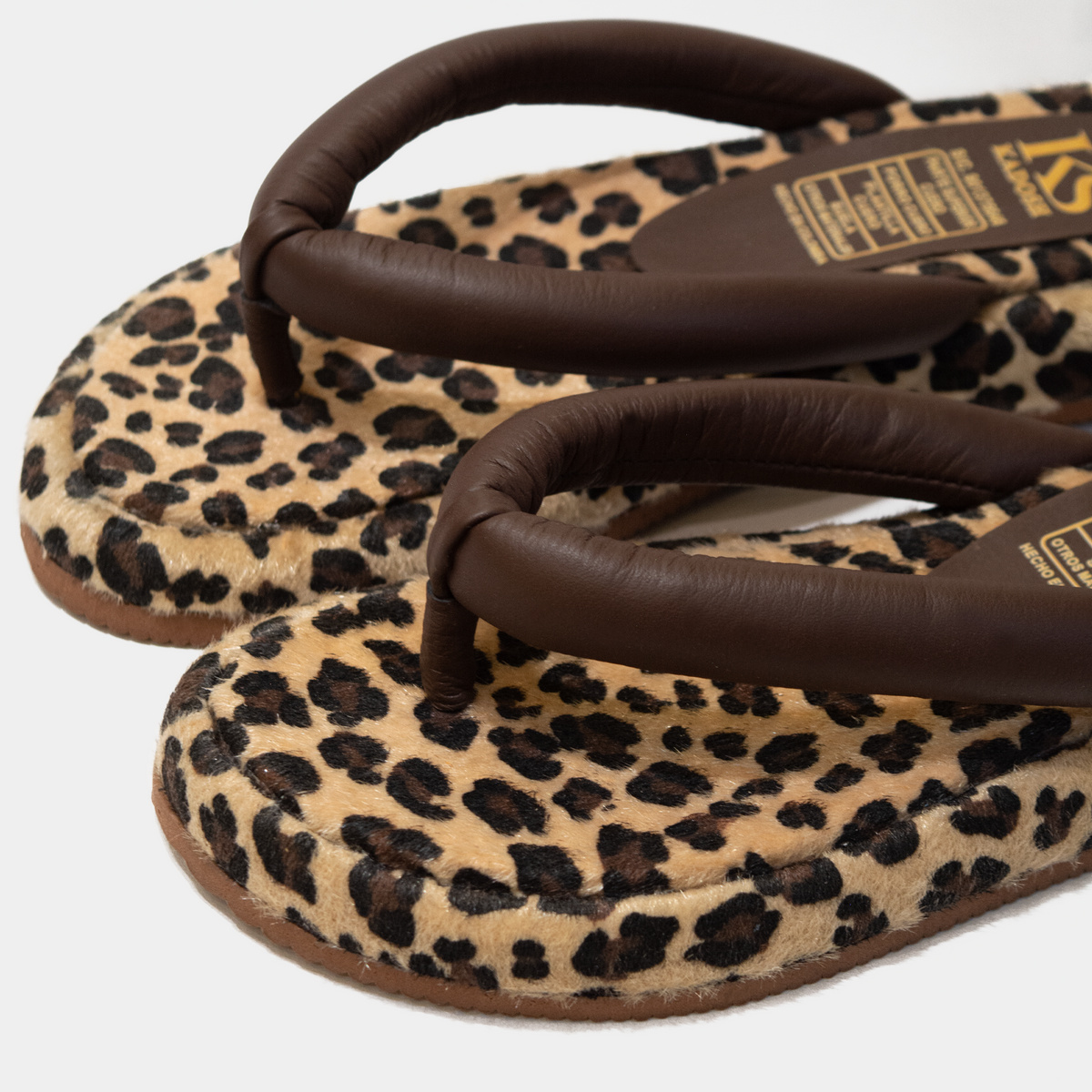 LÍA ANIMAL PRINT CUERO CAFÉ