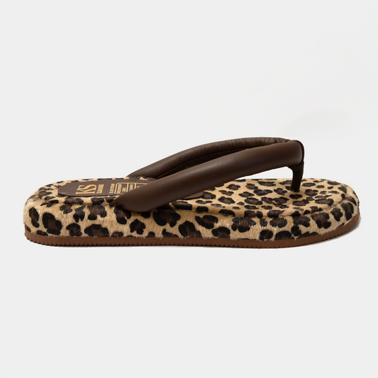 LÍA ANIMAL PRINT CUERO CAFÉ