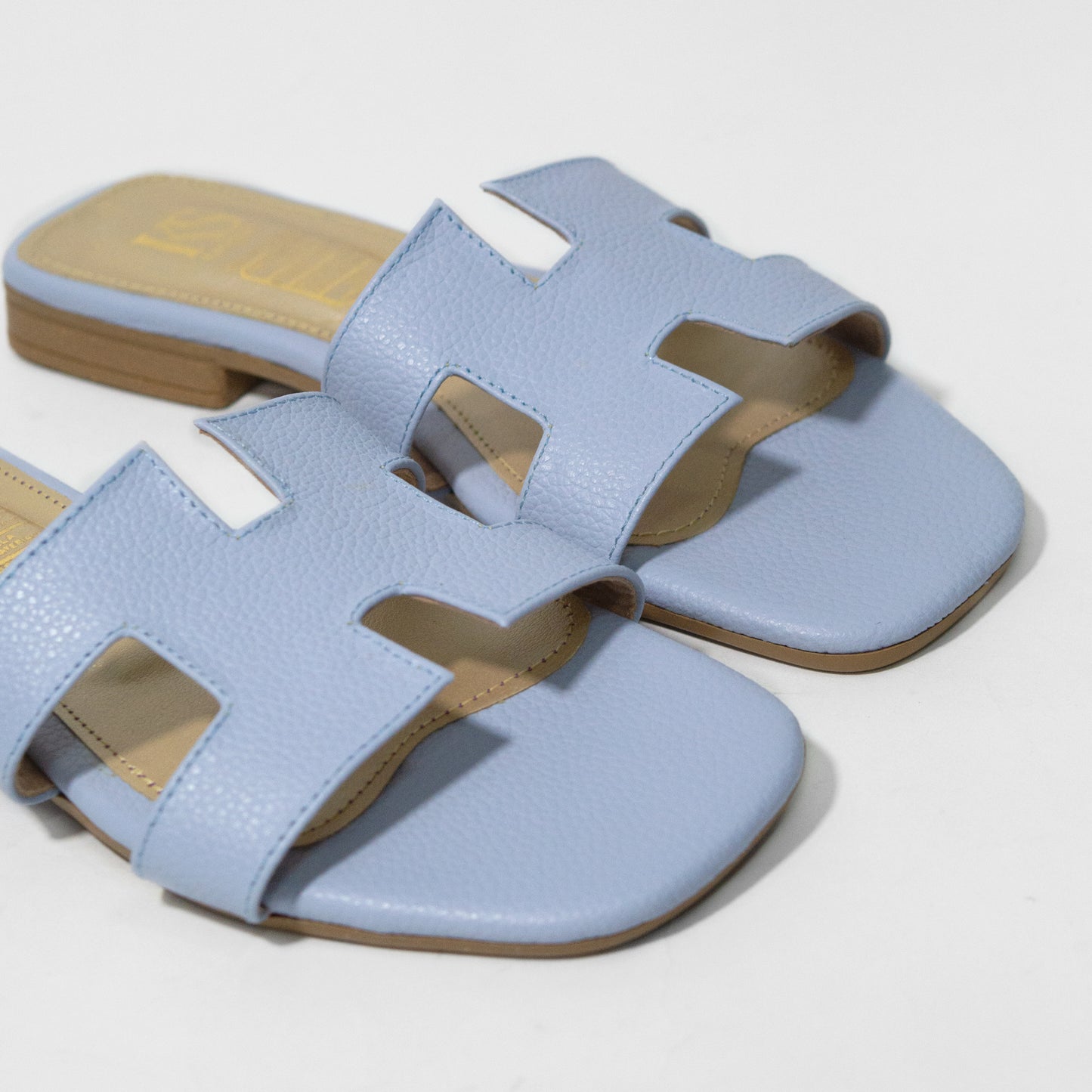 Últimas tallas - SANDALIA NATASHA 100% CUERO AZUL PASTEL