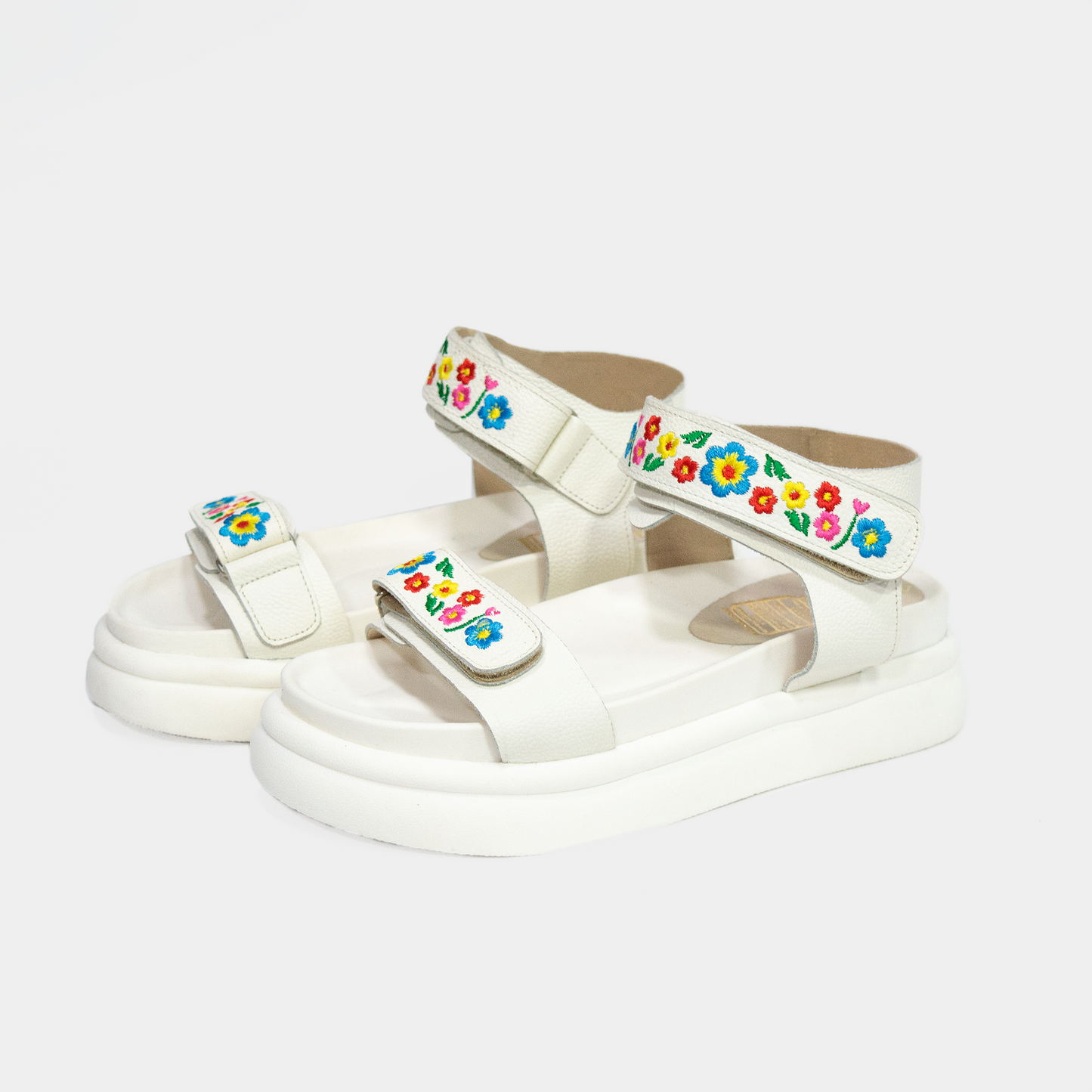 AMELIA BORDADA HUESO 100% CUERO