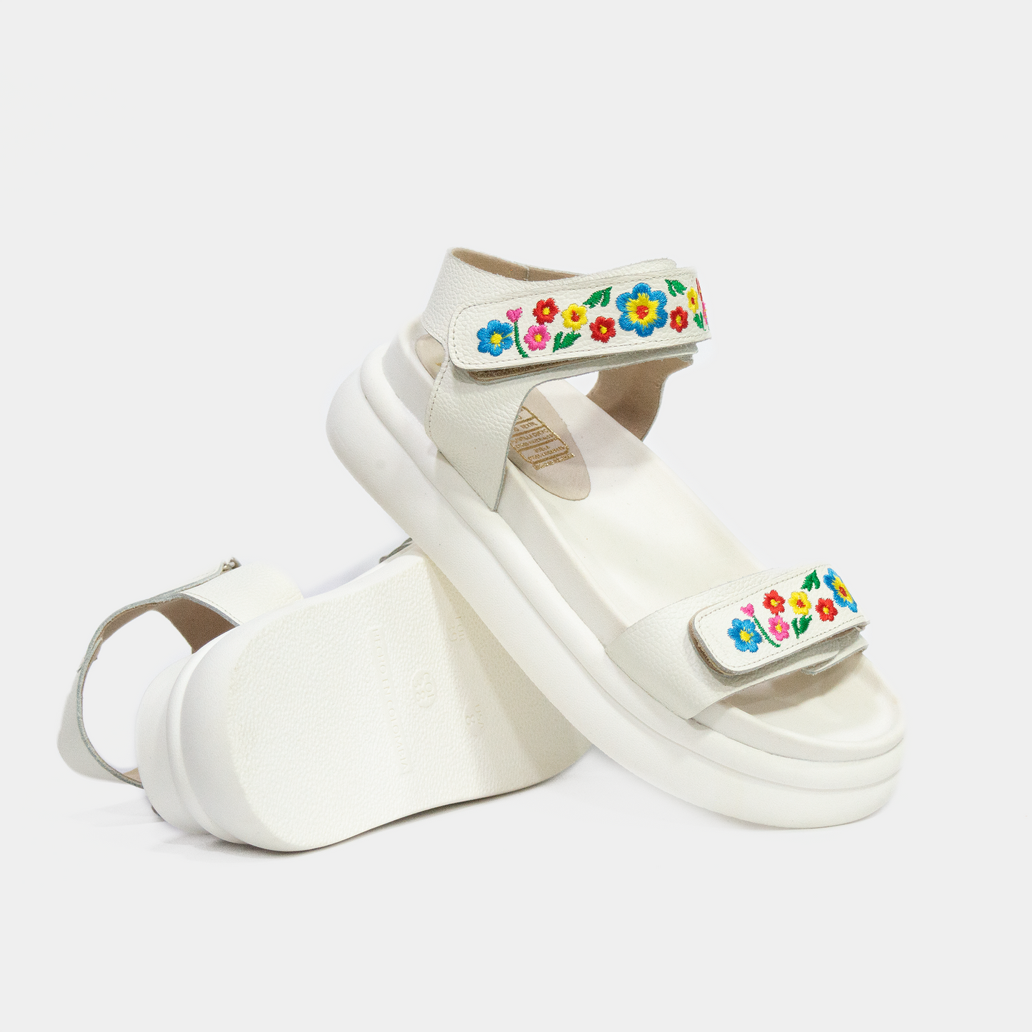 AMELIA BORDADA HUESO 100% CUERO