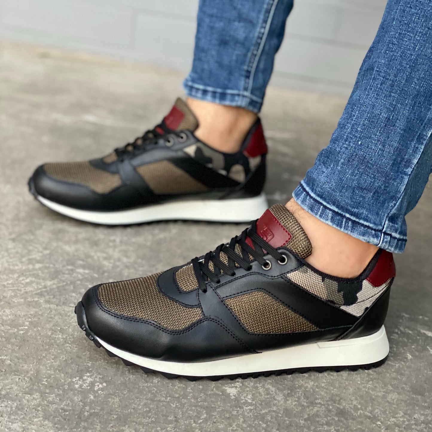 Últimas tallas- TENIS HOMBRE DUBLÍN NEGRO CAMUFLADO