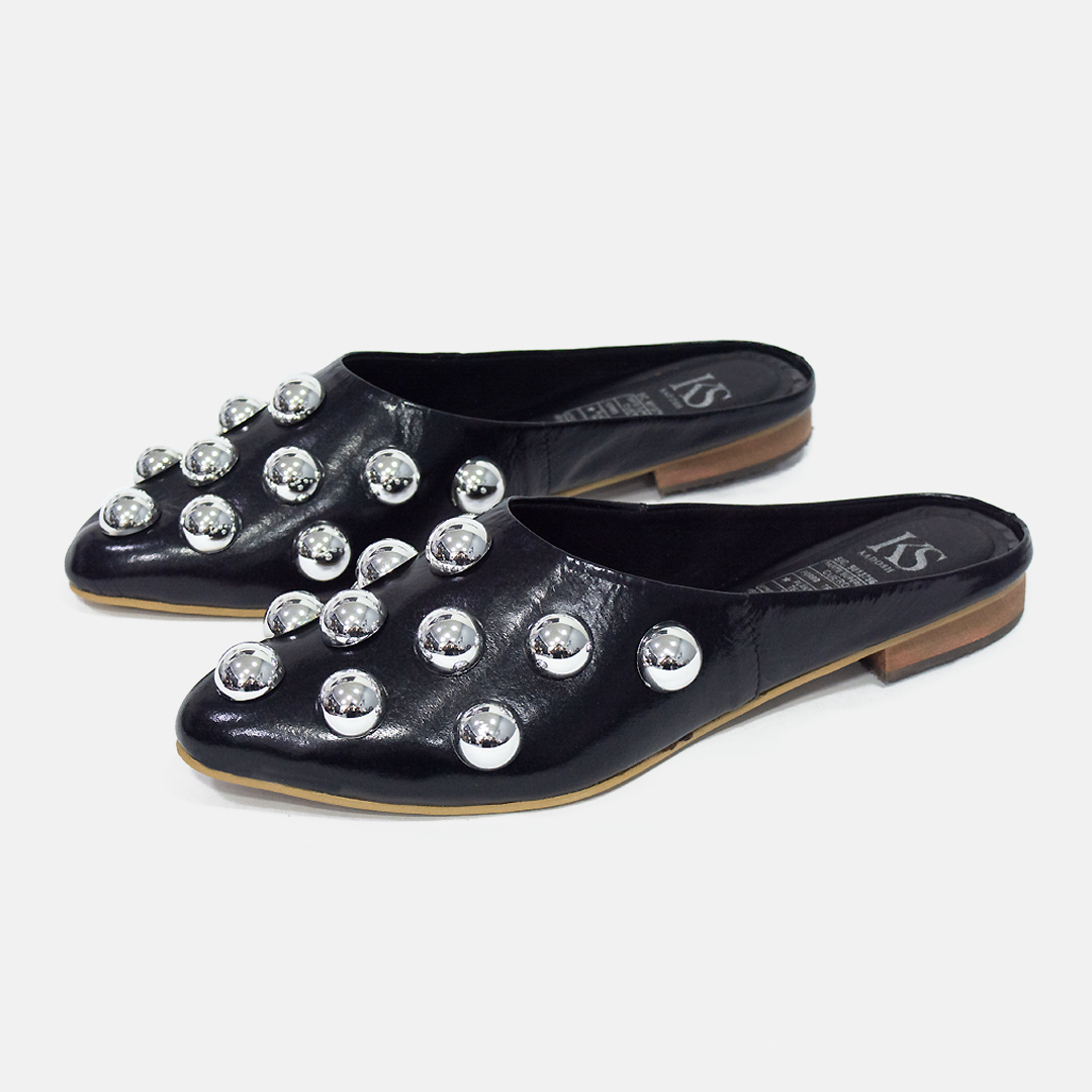 ZUECO DANESSA NEGRA PERLAS 100% CUERO