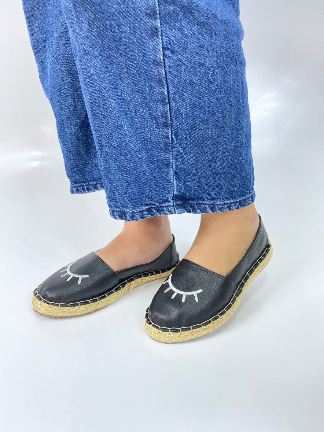 Últimas tallas- ESPADRILA MUJER PESTAÑAS NEGRAS