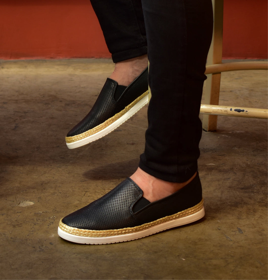 TENIS HOMBRE ESPADRILA CUERO NEGRO